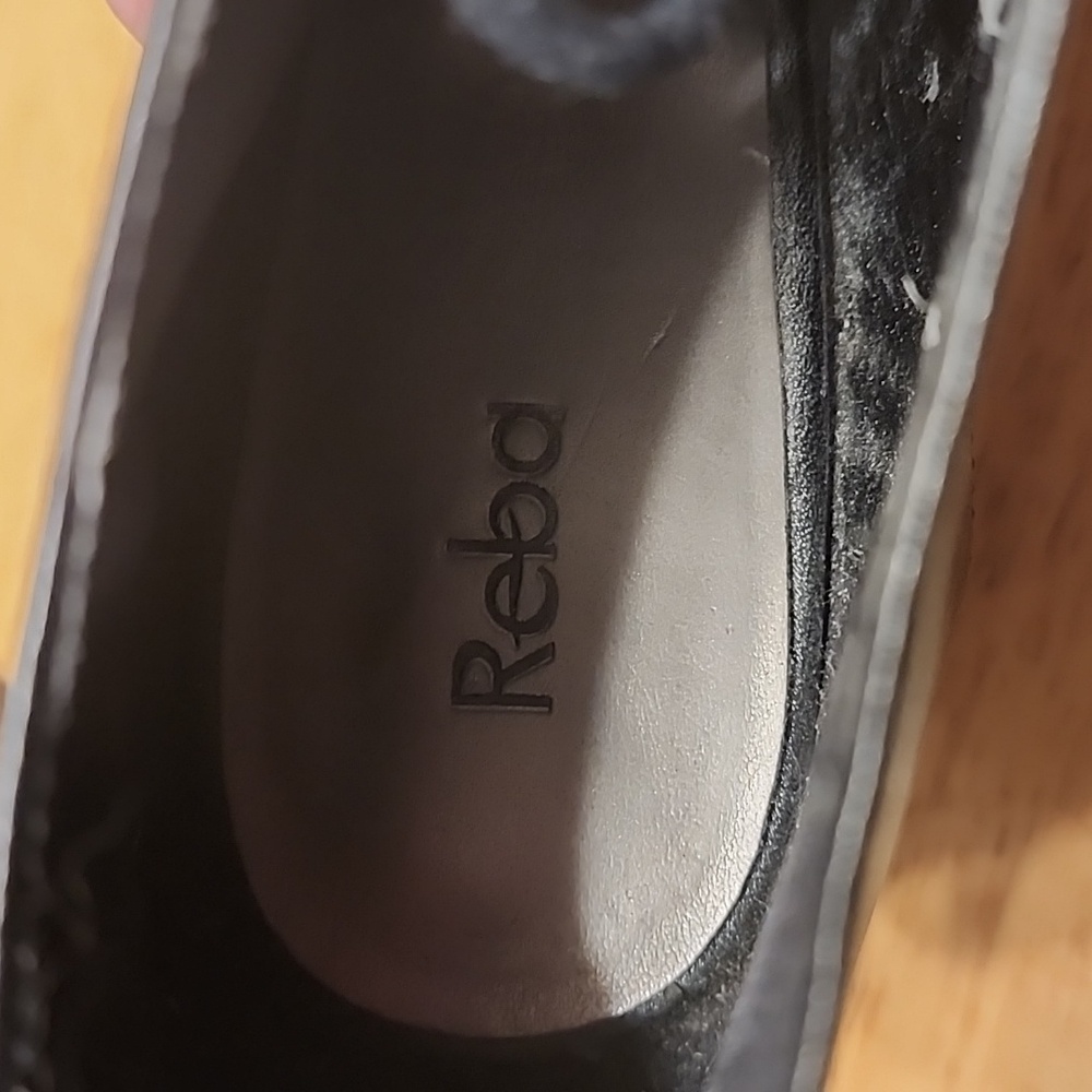 ✨5/$8✨ REBA MCENTIRE Shoes S5 - Picture 5 of 13